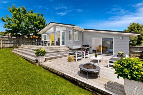 Photo of property in 8 Isobel Road, Greenhithe, Auckland, 0632