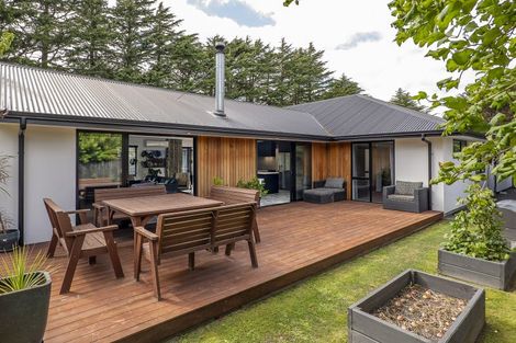 Photo of property in 21 Oakden Drive, Darfield, 7510