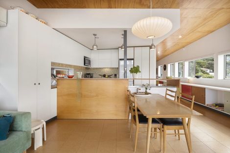 Photo of property in 22 High Street, Island Bay, Wellington, 6023