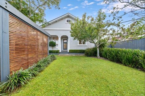 Photo of property in 257 Carrington Street, Vogeltown, New Plymouth, 4310