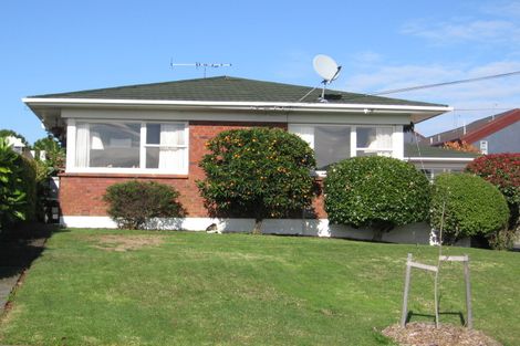 Photo of property in 2/43 Willoughby Avenue, Howick, Auckland, 2014