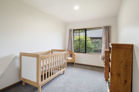 Photo of property in 14 Fieldmoor Place, Parklands, Christchurch, 8083