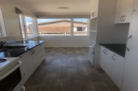 Photo of property in 1/452 Swanson Road, Ranui, Auckland, 0612