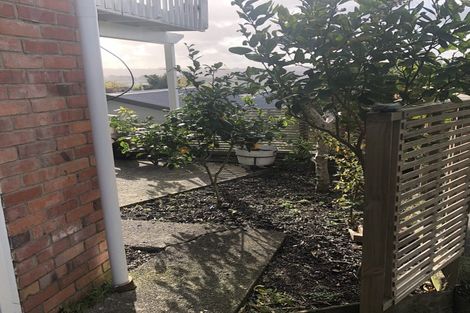 Photo of property in 1/146 Sunset Road, Unsworth Heights, Auckland, 0632