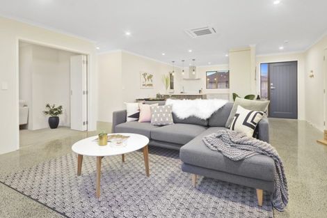 Photo of property in 11 Charles Henry Way, Papakura, 2110