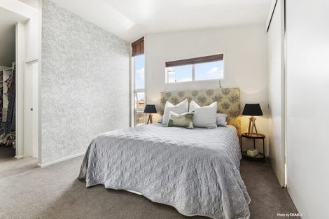 Photo of property in 6 Zaida Way, Maupuia, Wellington, 6022