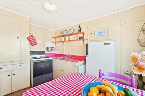 Photo of property in 43 Pitau Road, Mount Maunganui, 3116