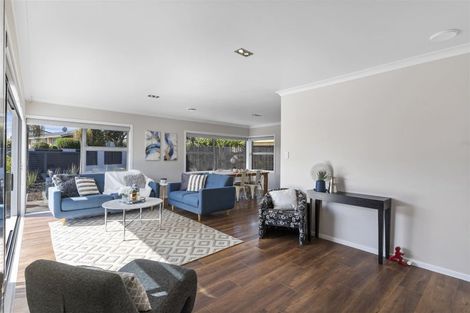 Photo of property in 24 Gulf Crest, Bucklands Beach, Auckland, 2012
