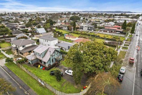Photo of property in 33 Taikata Road, Te Atatu Peninsula, Auckland, 0610