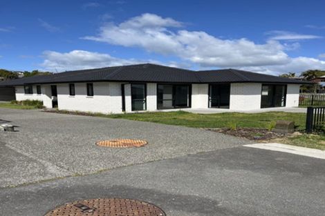Photo of property in 8 Albatross Lane, Welcome Bay, Tauranga, 3112