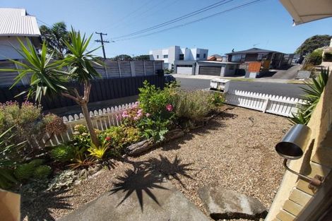 Photo of property in 18 Cutfield Road, New Plymouth, 4310