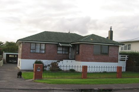 Photo of property in 464 Old Te Atatu Road, Te Atatu Peninsula, Auckland, 0610