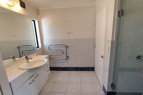 Photo of property in 8 Hattaway Avenue, Bucklands Beach, Auckland, 2012