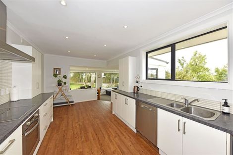Photo of property in 21 Barnes Road, Redwood, Christchurch, 8051