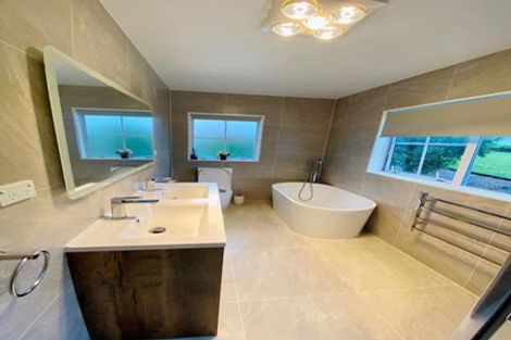 Photo of property in 1/133a Hobsonville Road, West Harbour, Auckland, 0618