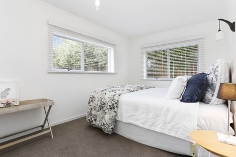 Photo of property in 3 Mirwill Road, Rothesay Bay, Auckland, 0630