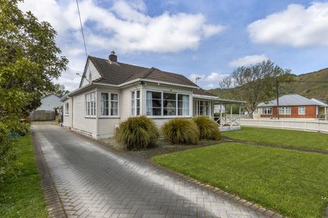 Photo of property in 89 Waddington Drive, Naenae, Lower Hutt, 5011