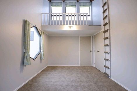 Photo of property in 29 Cairngorm Place, Highland Park, Auckland, 2010