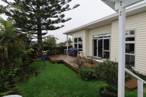 Photo of property in 116 Matipo Road, Te Atatu Peninsula, Auckland, 0610