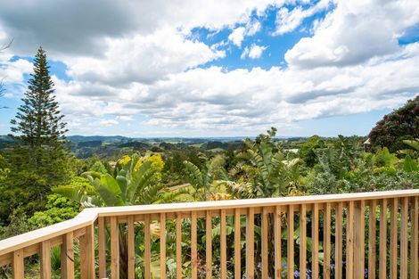 Photo of property in 1069 Scenic Drive North, Swanson, Auckland, 0816