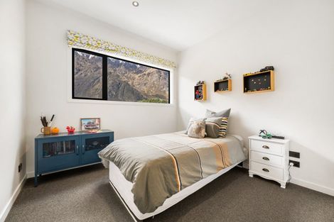 Photo of property in 37 Pendeen Crescent, Jacks Point, Queenstown, 9371