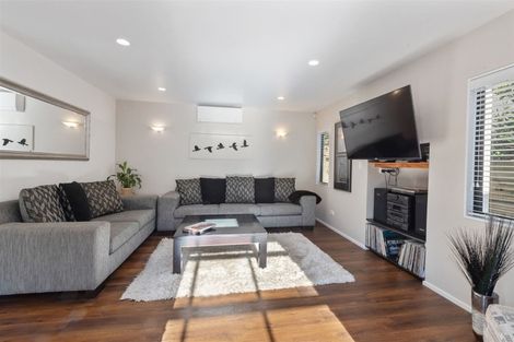 Photo of property in 45b Onewa Road, Northcote, Auckland, 0627