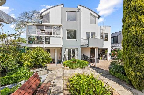 Photo of property in 227 Peterborough Street, Christchurch Central, Christchurch, 8013