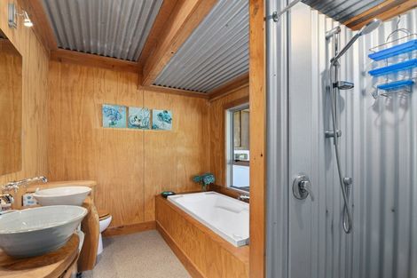 Photo of property in 15 Tukurua Road, Parapara, Takaka, 7182