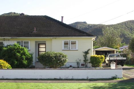 Photo of property in 17 Peck Street, Taita, Lower Hutt, 5011