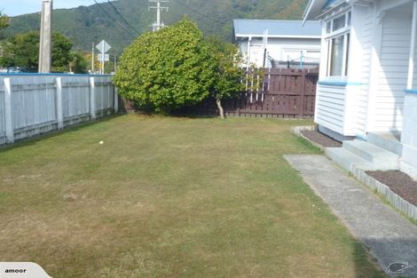 Photo of property in 2 Douglas Street, Waiwhetu, Lower Hutt, 5010