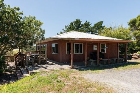 Photo of property in 250 Paroa Bay Road, Russell, 0272