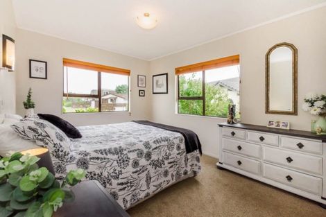 Photo of property in 21 Nugget Grove, Raumati Beach, Paraparaumu, 5032