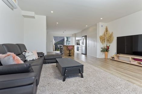 Photo of property in 153 Millwater Parkway, Silverdale, 0932