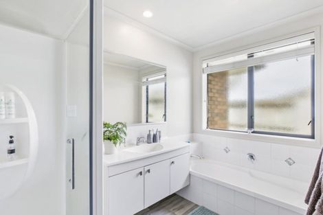 Photo of property in 57 Gibson Place, Papamoa Beach, Papamoa, 3118