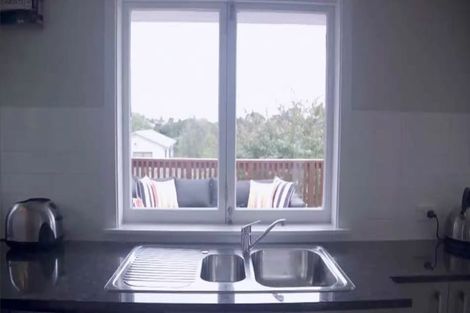 Photo of property in 1/94-96 Verran Road, Birkdale, Auckland, 0626