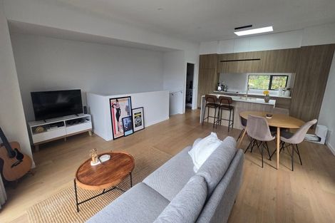 Photo of property in 52 Tiketike Way, Brooklyn, Wellington, 6021