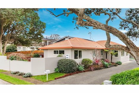 Photo of property in 37 Roys Road, Weymouth, Auckland, 2103
