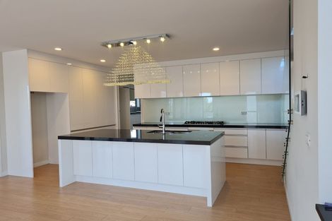 Photo of property in 109 Medallion Drive, Oteha, Auckland, 0632