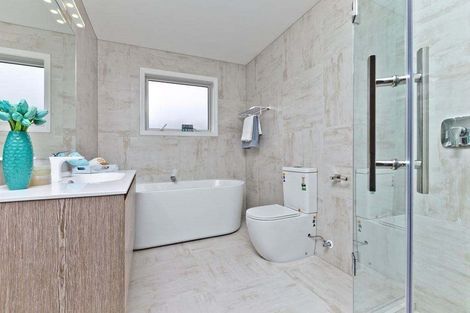 Photo of property in 5 Moko Lane, Greenhithe, Auckland, 0632