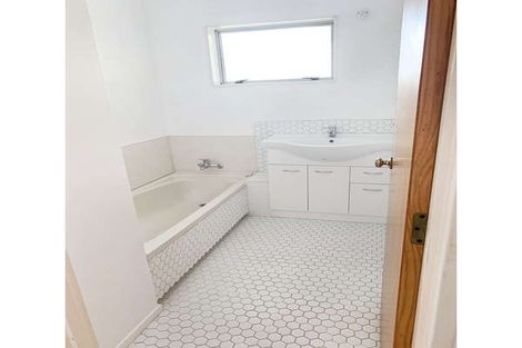 Photo of property in 570 Queen Street East, Levin, 5510