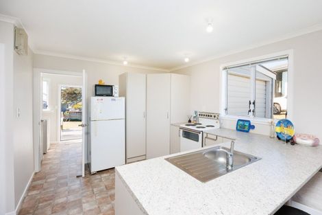 Photo of property in 13 Nelson Street, Foxton Beach, Foxton, 4815