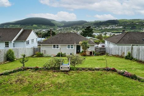 Photo of property in 55 Davidson Crescent, Tawa, Wellington, 5028