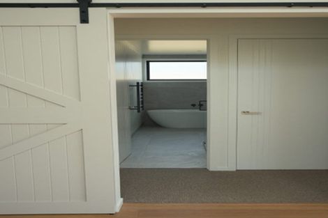 Photo of property in 45 Shelduck Road, Jacks Point, 9371