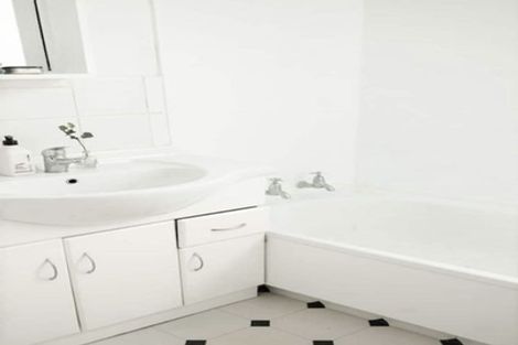 Photo of property in 40 Faraday Street, Hospital Hill, Napier, 4110