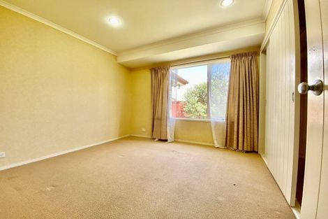 Photo of property in 6 Magic Way, Randwick Park, Auckland, 2105