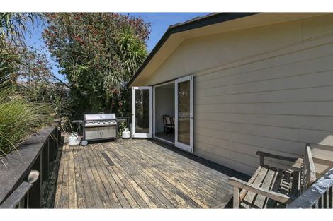 Photo of property in 36 Arlette Place, Massey, Auckland, 0614