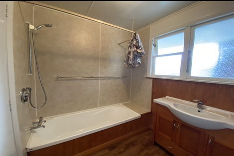 Photo of property in 89 Waikawa Road, Picton, 7220