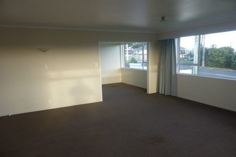 Photo of property in 1/36 Exmouth Road, Northcote, Auckland, 0627