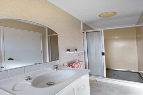 Photo of property in 7 Larsen Place, Merrilands, New Plymouth, 4312