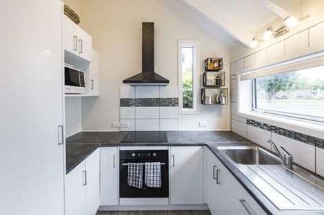 Photo of property in 38 Napier Road, Terrace End, Palmerston North, 4410